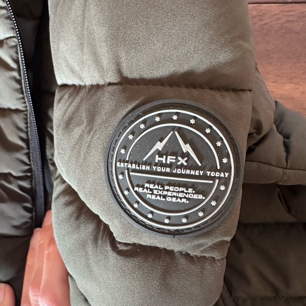 Stylish Green Quilted Puffer Coat - Picture 4 of 5